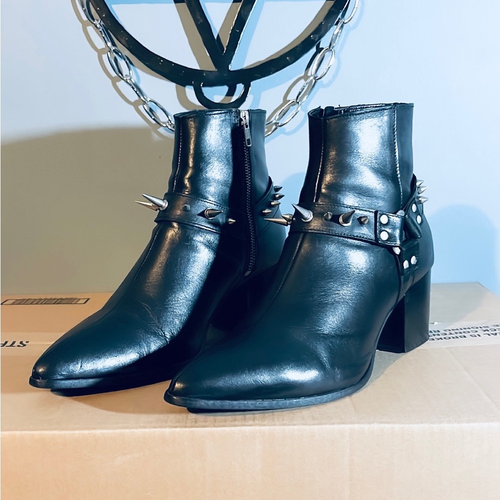 ASOS MENS BOOTS (( NOT ACCEPTING OFFERS ))